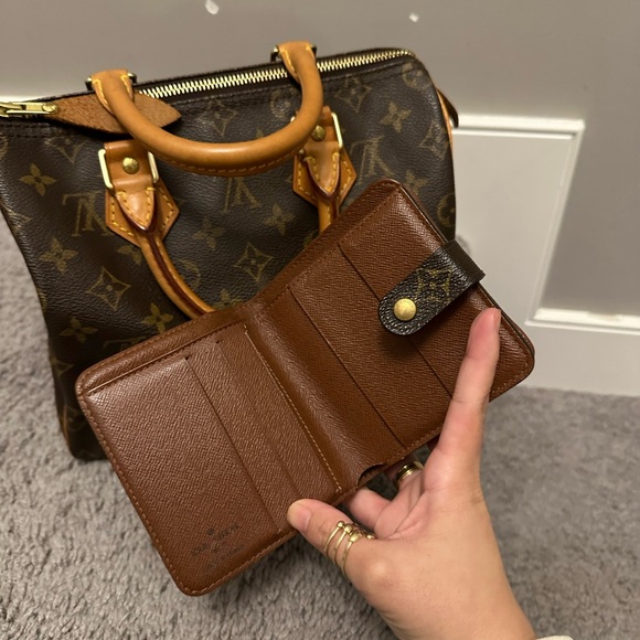 LV SMALL COMPACT WALLET - Picture 3 of 7